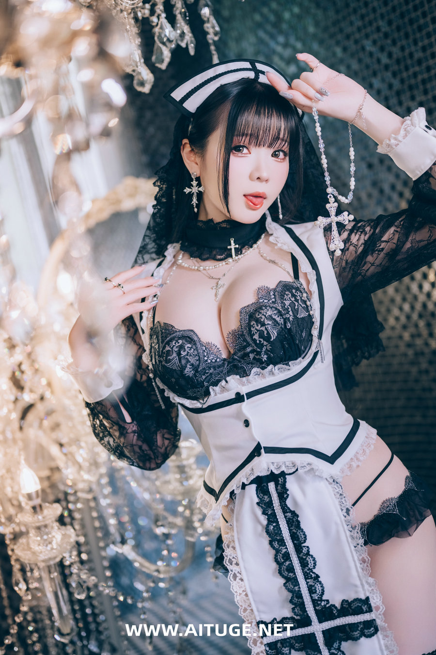 微博妹纸霜月shimo - Holy Church Confession Night [80P-111MB]