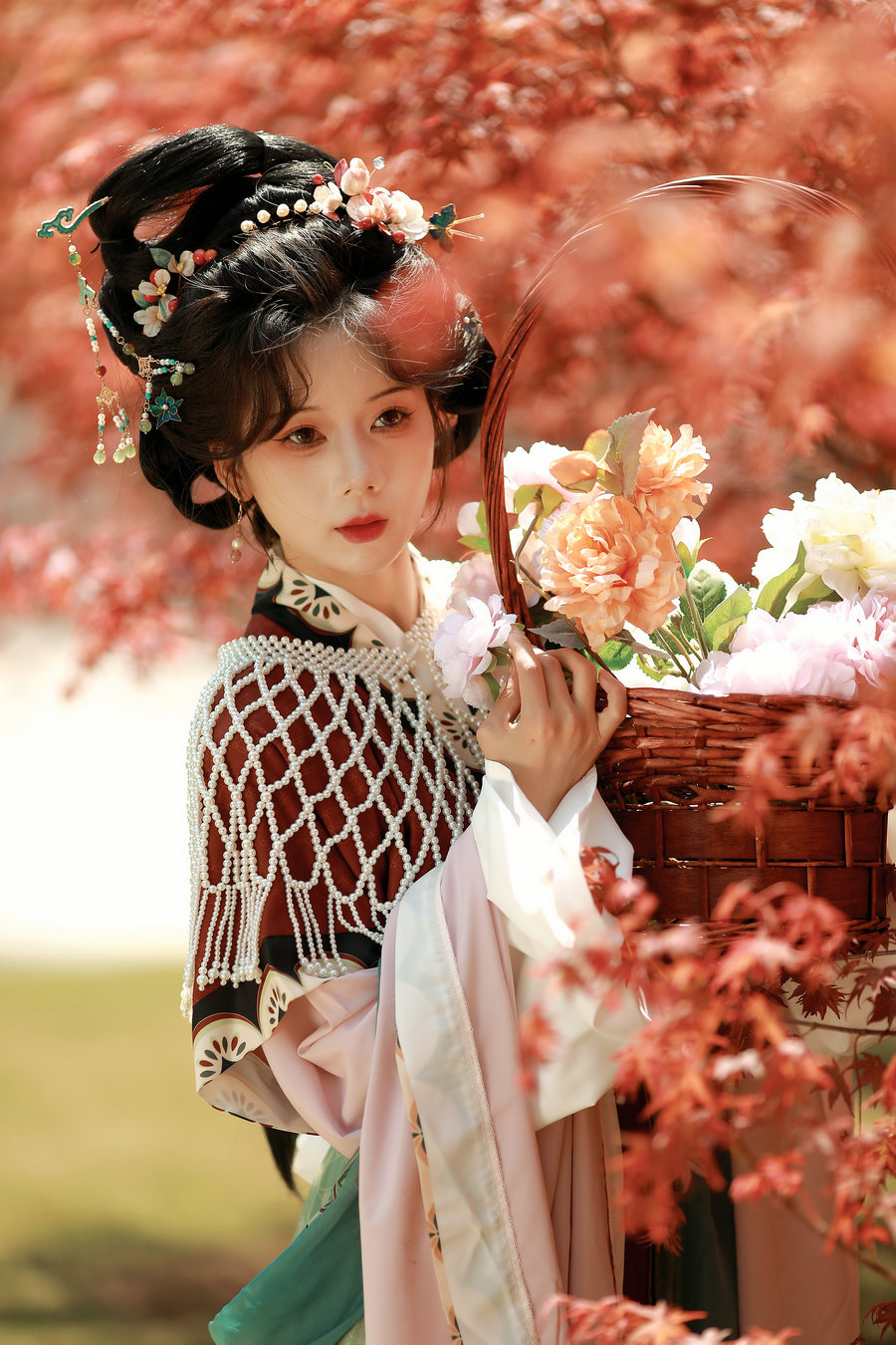 [YITUYU]艺图语 2025.05.05 枫叶仕女图 是三七呀 [15P-203MB]