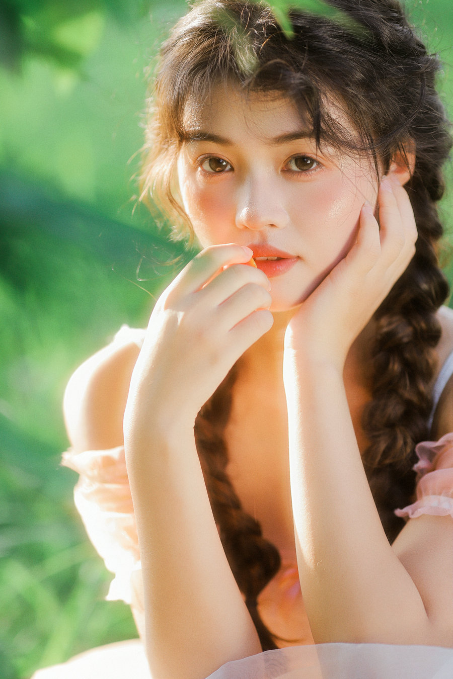 [YITUYU]艺图语 2025.05.10 红果絮语 土土小糖 [16P-212MB]