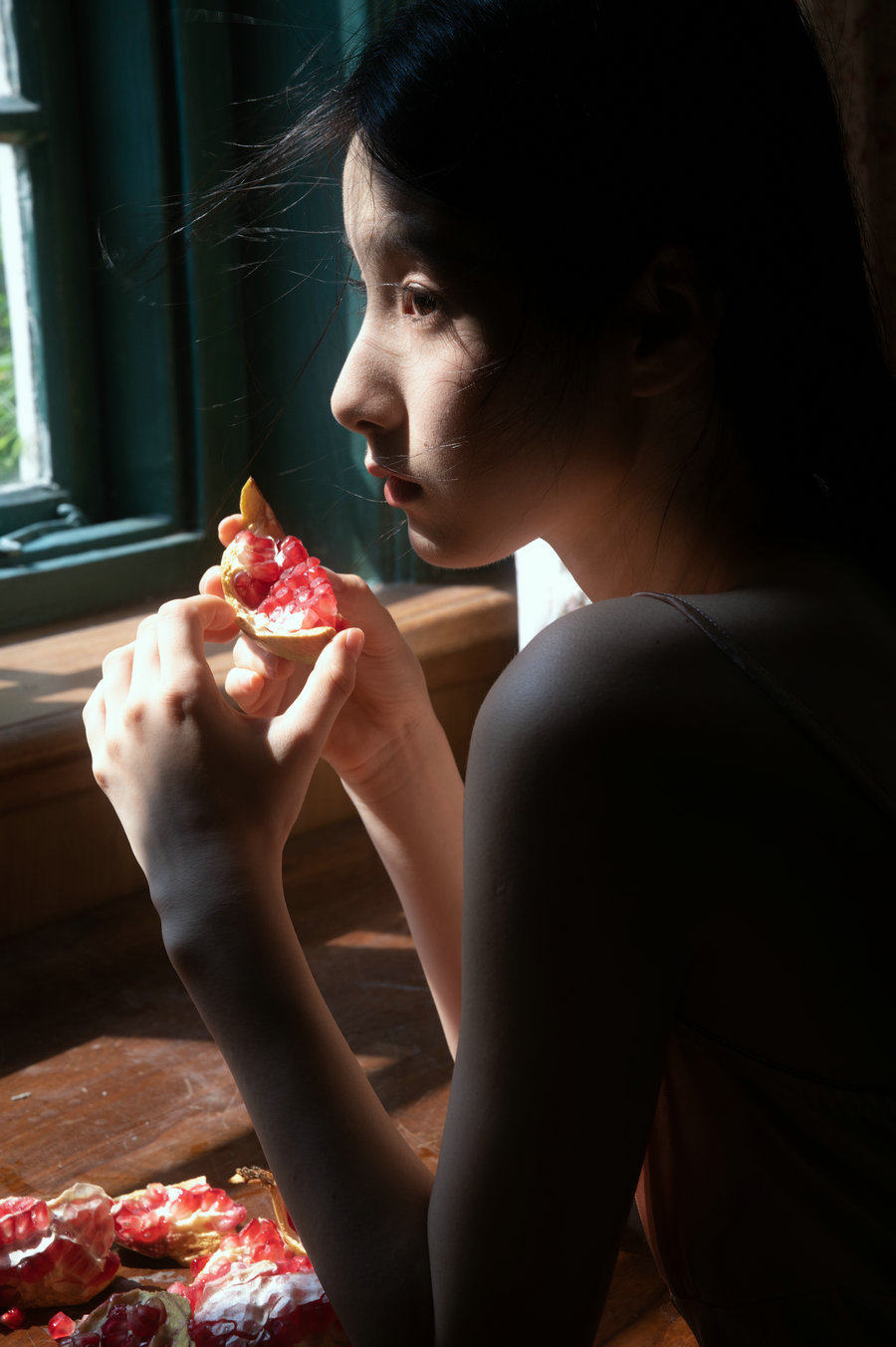 [YITUYU]艺图语 2025.05.13 石榴 tree [14P-130MB]