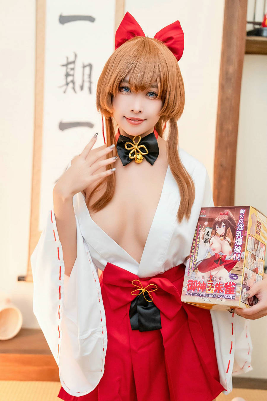 慕慕Momo - 圣女狩宴 御神子朱雀 [36P1V-165MB]