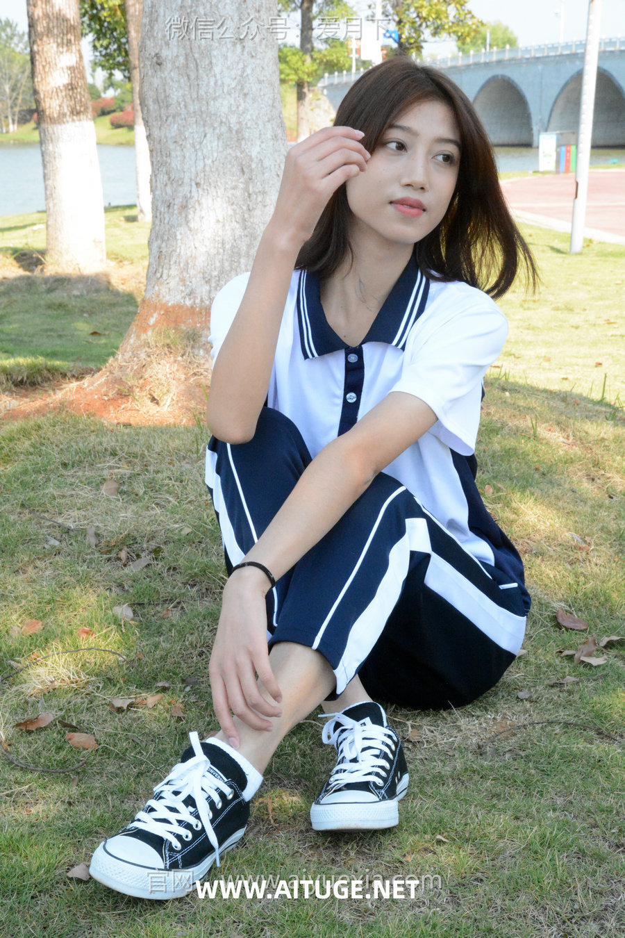 爱月下 NO.004 秀秀【浅发校服】其实我喜欢酷酷的，今天第一期被安排了校服！[130P1V-9.94GB] ...