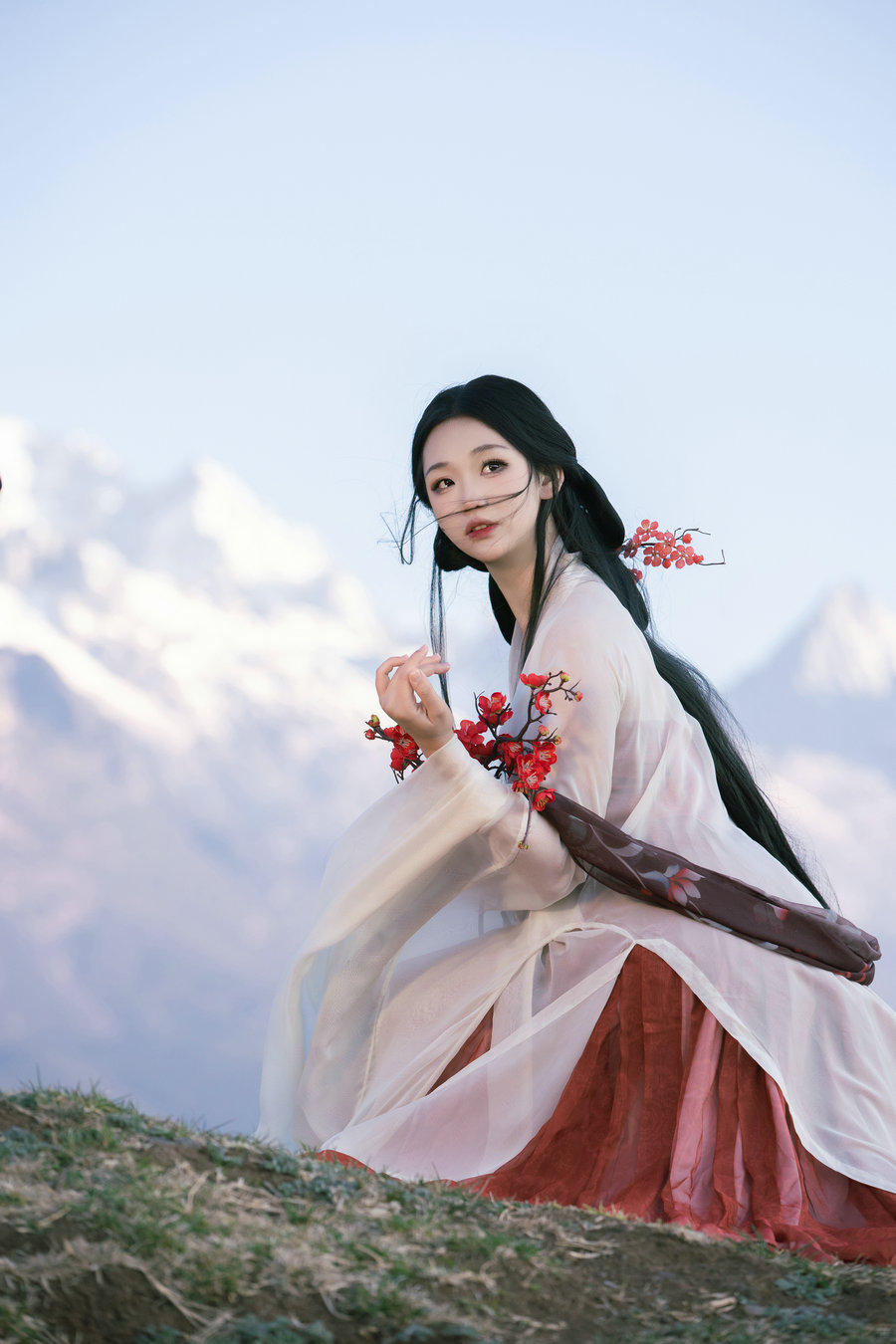 [YITUYU]艺图语 2025.05.29 胭脂染 晚江亭 [33P-353MB]