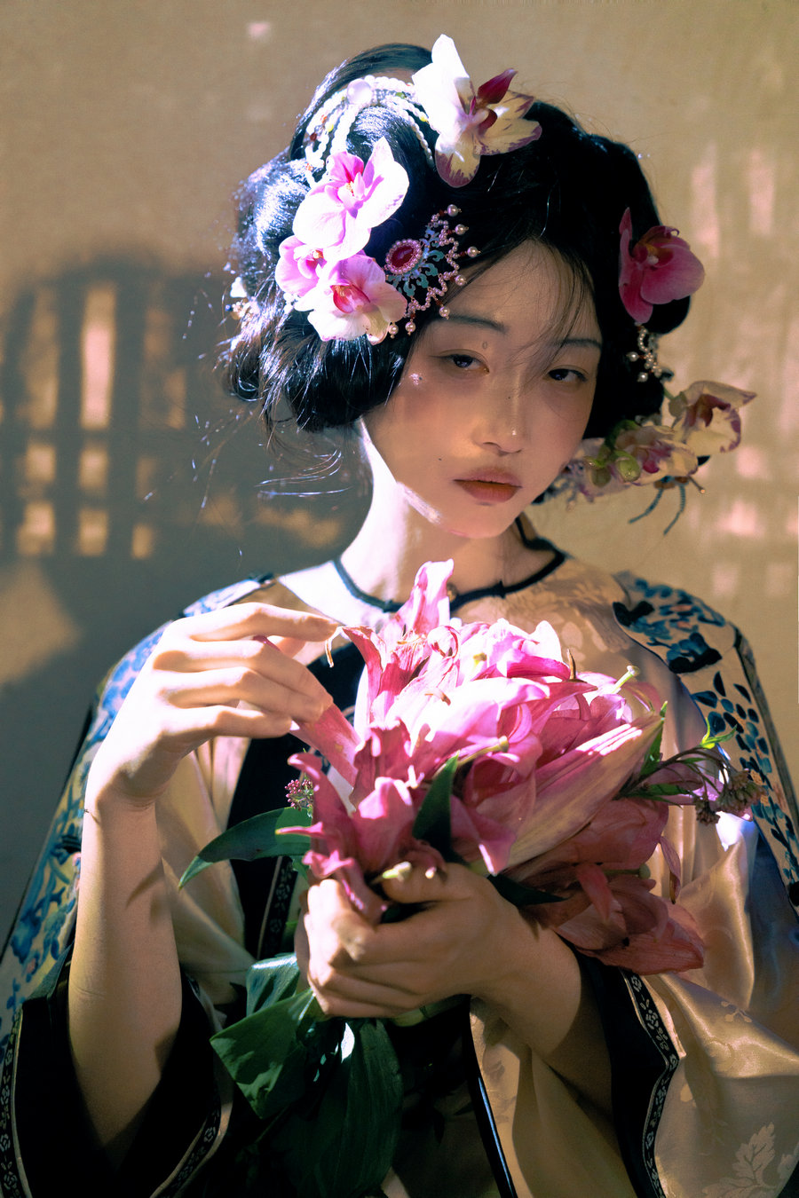 [YITUYU]艺图语 2025.05.30 花 • 冢 慈云四 [29P-839MB]