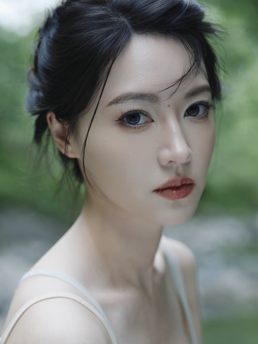 [YITUYU]艺图语 2025.05.30 破茧 万元里美 [13P-557MB]