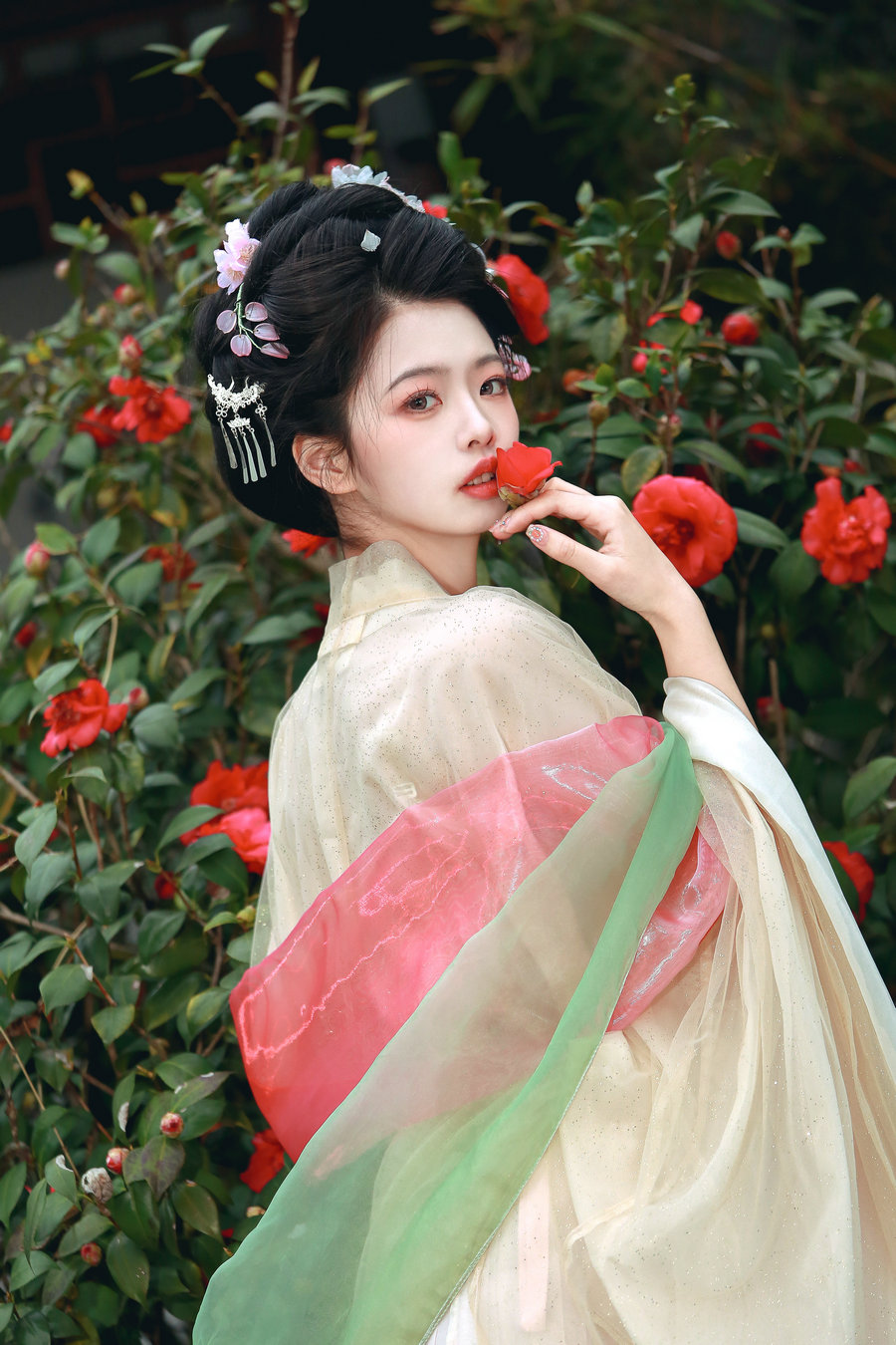 [YITUYU]艺图语 2025.06.01 山茶花神 肥肥 [13P-165MB]