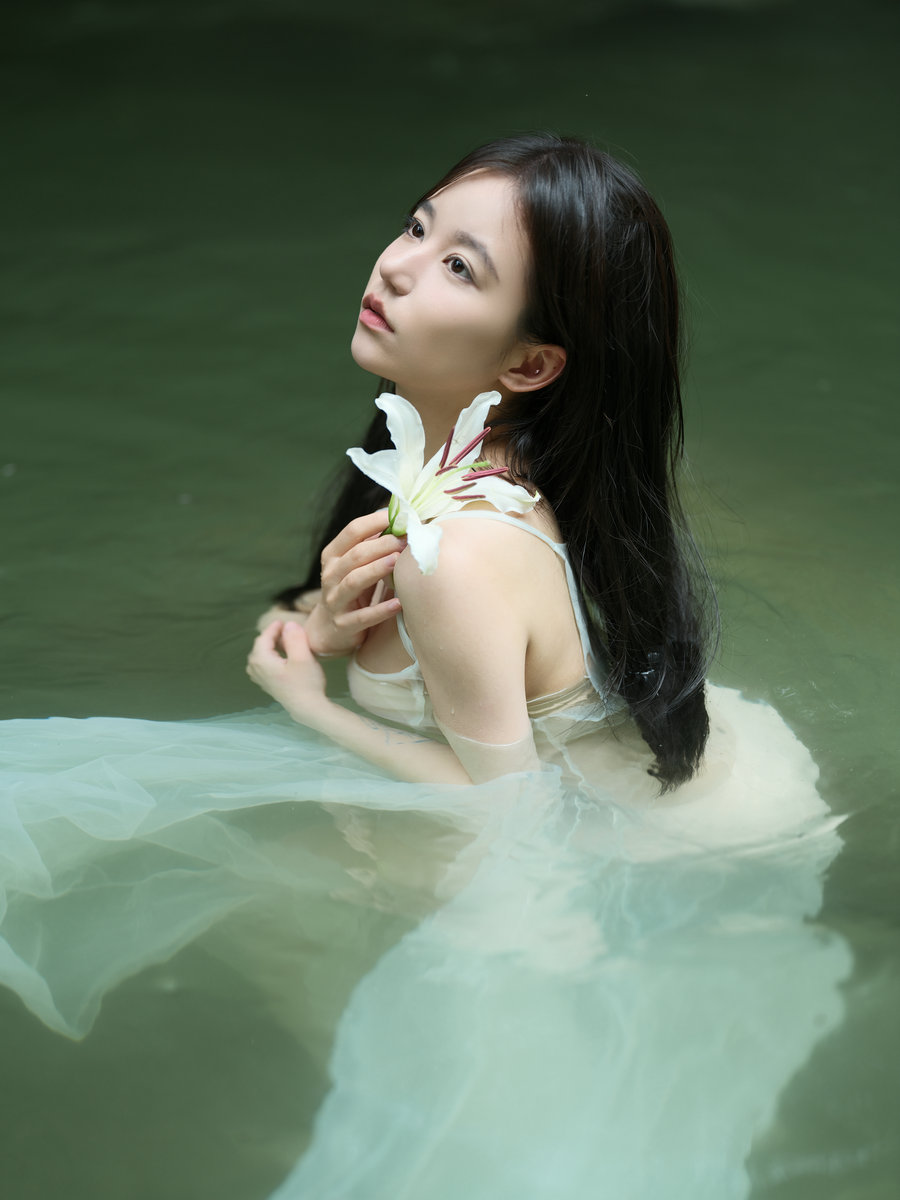 [YITUYU]艺图语 2025.06.02 奥菲莉亚 唐羽萱 [14P-215MB]