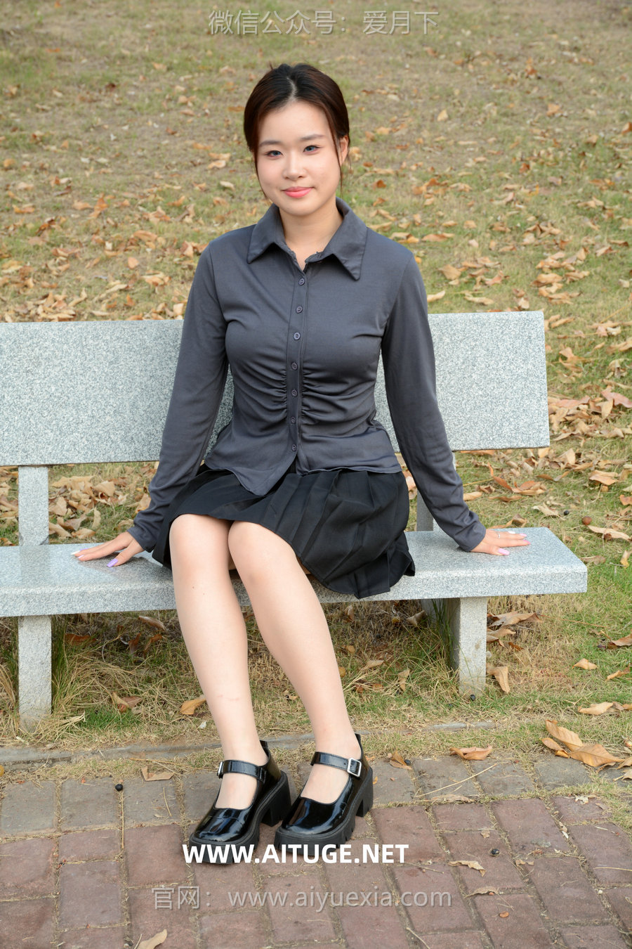 爱月下 NO.006 茜茜【灰色小JK】这身灰色小JK被我穿出了正装的感觉！[100P1V-3.09GB] ...