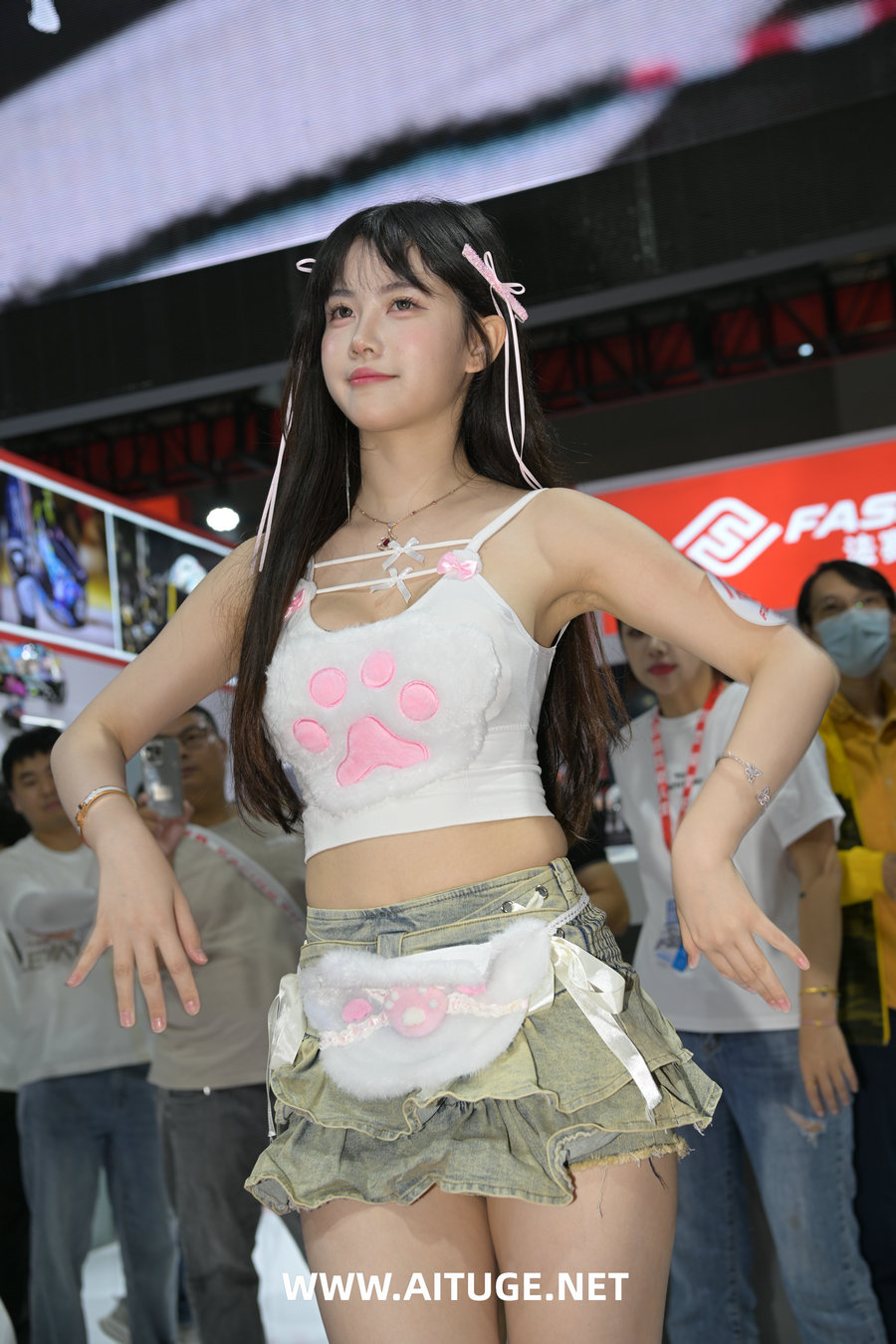 精选街拍视频 No.9581 美腿克罗拉 [201P-4.37GB]