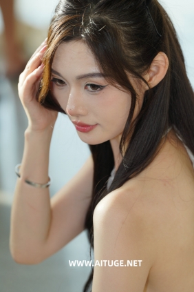 精选街拍视频 No.9520 一袭白裙，凡尘精灵 [128P-1.83GB]