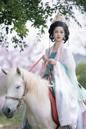 [YITUYU]艺图语 2025.05.06 紫荆 lsababe [38P-414MB]