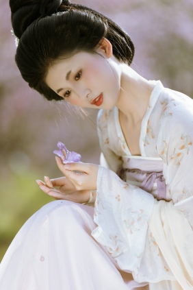 [YITUYU]艺图语 2025.04.28 咏紫荆 小y今天也很开心 [19P-200MB]