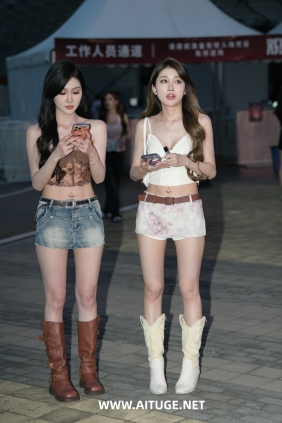 精选街拍视频 No.9487 青春靓丽长靴短裤 [86P-2.07GB]