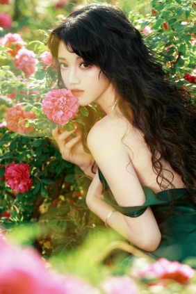 [YITUYU]艺图语 2025.05.10 赎罪绿 当初叫人家小田田 [14P-154MB]