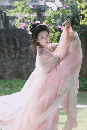 [YITUYU]艺图语 2025.05.24 许我春朝 小管 [19P-290MB]