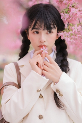 [YITUYU]艺图语 2025.04.25 樱花树下 捉到一只苏苏 [27P-242MB]